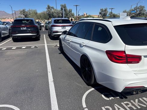Used 2019 BMW 330i xDrive Wagon AWD/4WD image 5