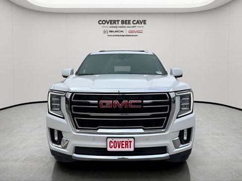 Used 2021 GMC Yukon XL SLT w/ SLT Premium Package image 2