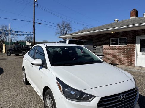Used 2022 Hyundai Accent SEL FWD image 12