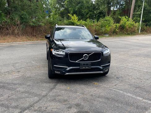 Used 2018 Volvo XC90 T6 Momentum w/ Convenience Package AWD/4WD image 2