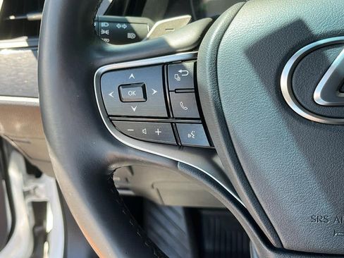 Used 2023 Lexus ES 250 w/ Premium Package image 12