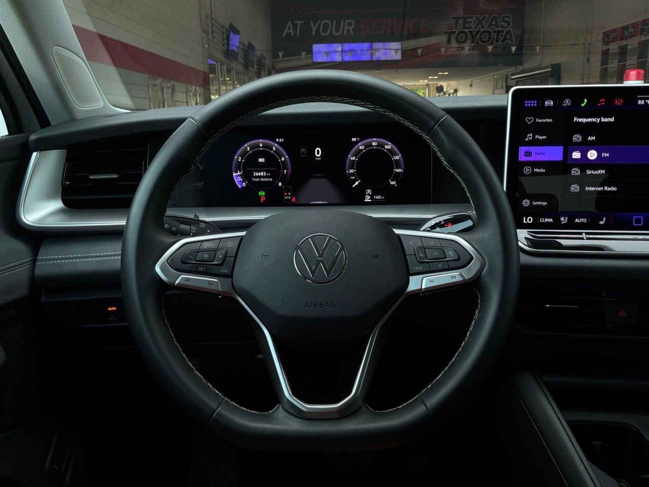 Used 2026 Volkswagen Tiguan SE FWD image 35