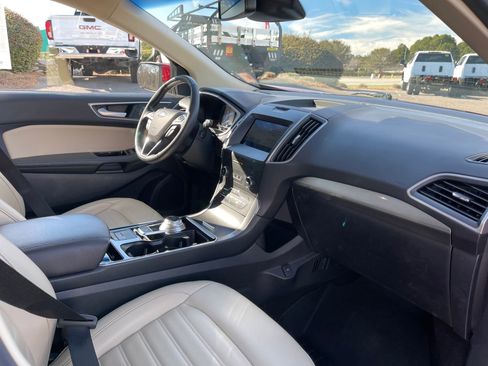 Used 2020 Ford Edge SEL w/ Convenience Package image 29
