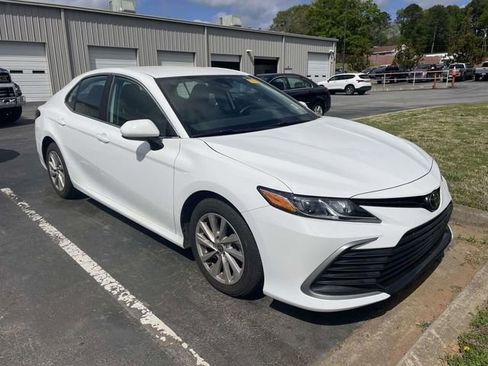 Used 2024 Toyota Camry LE image 1