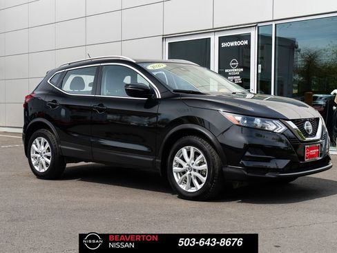 Used 2020 Nissan Rogue Sport SV image 1