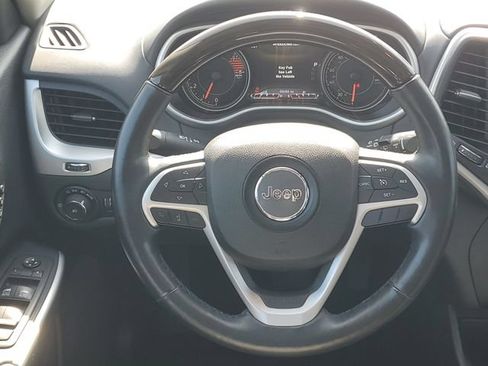 Used 2016 Jeep Cherokee Overland FWD image 13