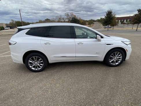 Used 2022 Buick Enclave Avenir w/ Avenir Technology Package image 9