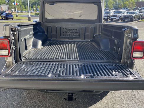 Used 2021 Jeep Gladiator Sport AWD/4WD image 9