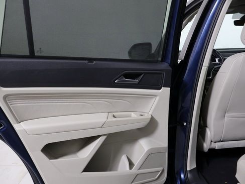 Used 2021 Volkswagen Atlas SE w/ Panoramic Sunroof Package image 23