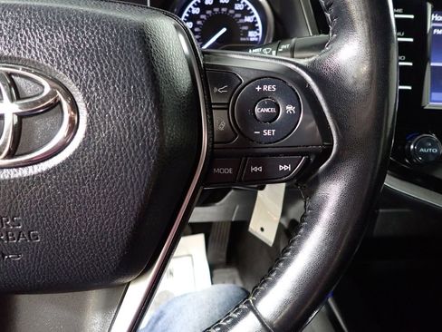 Used 2019 Toyota Camry SE FWD image 27