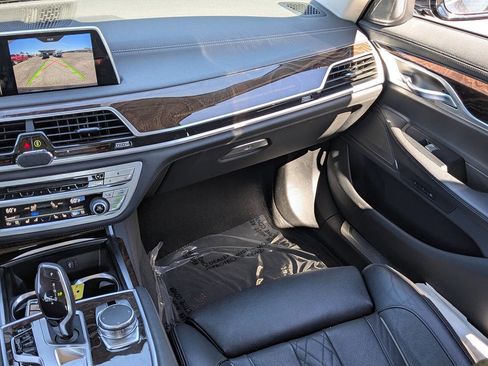 Used 2019 BMW 750i xDrive image 16