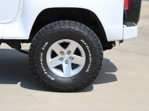 Used 1991 Jeep Wrangler Renegade AWD/4WD image 30