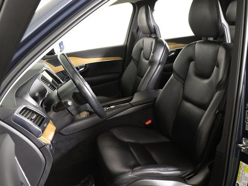 Used 2021 Volvo XC90 T6 Momentum w/ Climate Package image 35