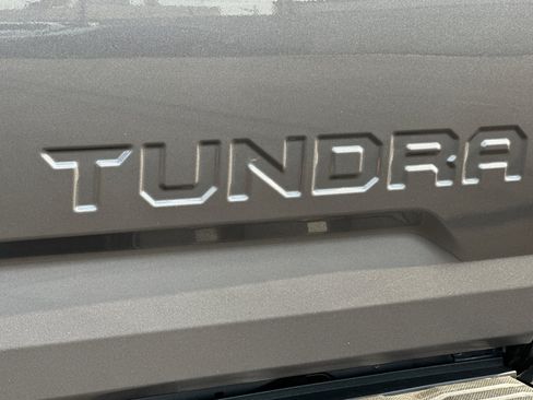 Used 2015 Toyota Tundra SR5 w/ TRD Off Road Package AWD/4WD image 26