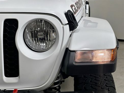 Used 2023 Jeep Gladiator Sport image 20