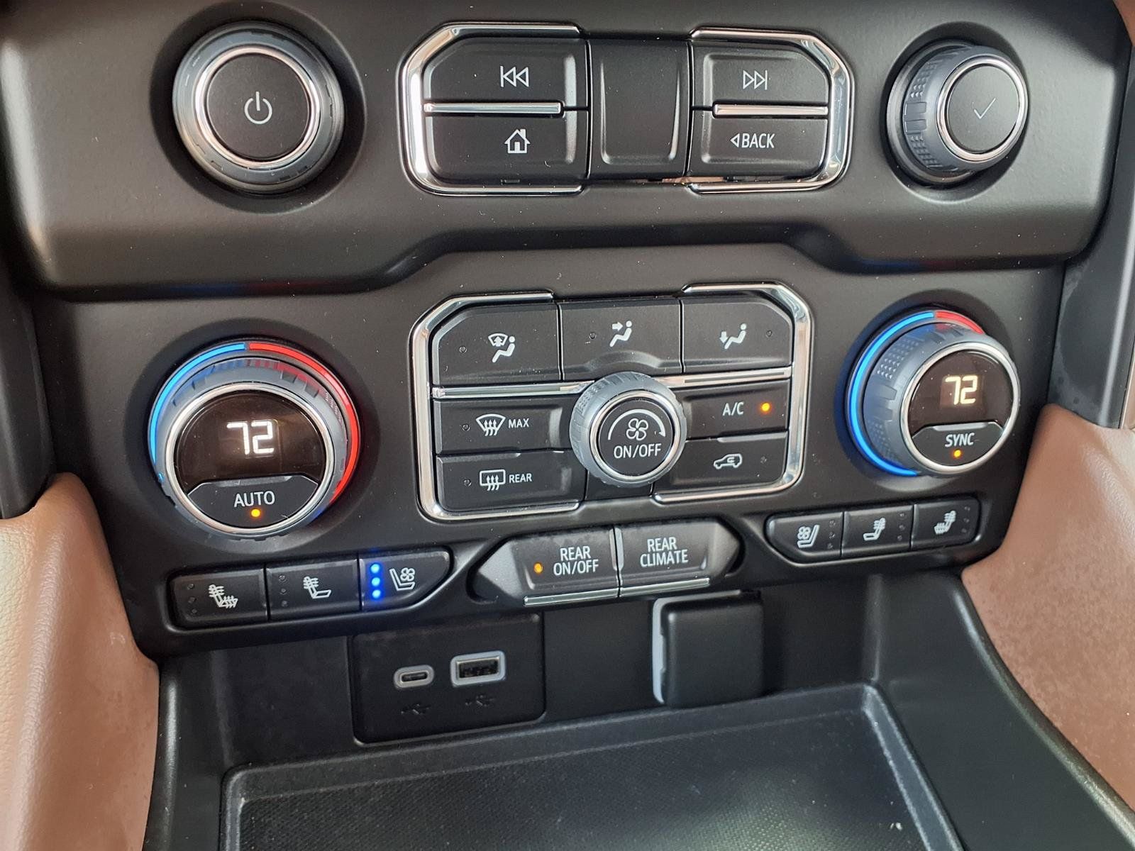 Used 2024 Chevrolet Tahoe High Country RWD image 10