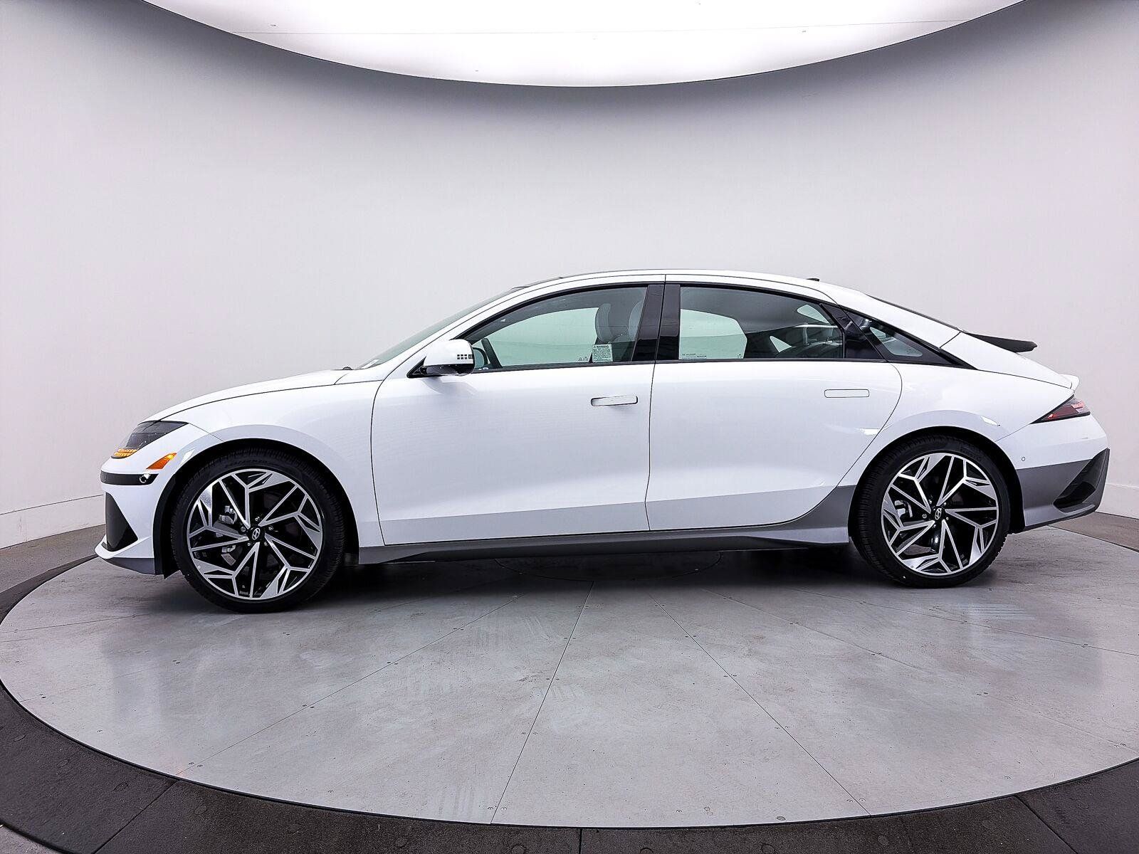 Used 2025 Hyundai Ioniq 6 Limited RWD image 42