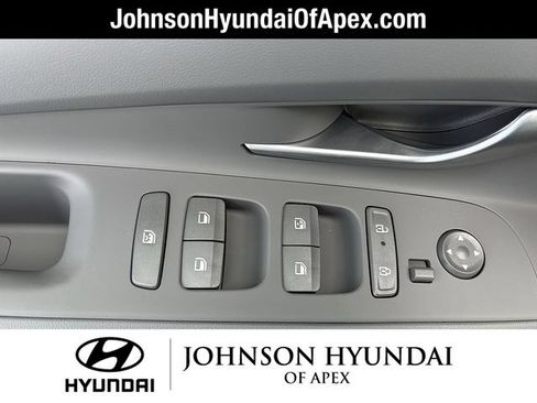 Used 2025 Hyundai Elantra Sport FWD image 29