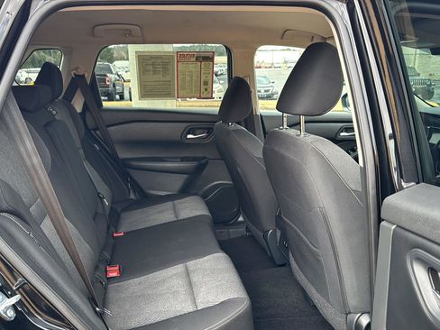 Used 2025 Nissan Rogue SV image 11