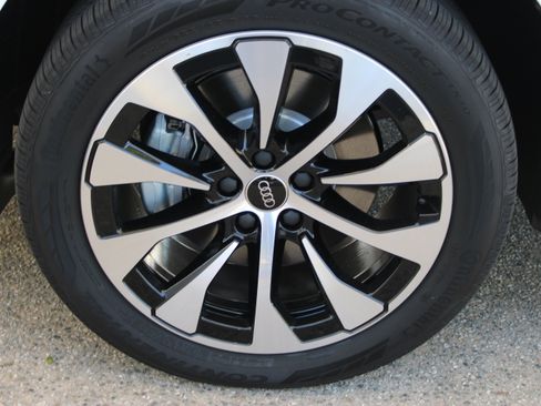New 2026 Audi Q3 quattro 2.0T AWD/4WD image 12