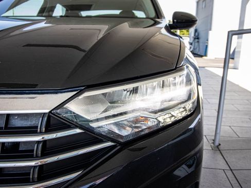 Used 2021 Volkswagen Jetta SE w/ SE Cold Weather Package image 6