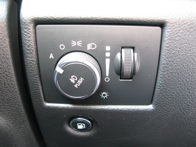 Used 2020 Jeep Grand Cherokee Altitude AWD/4WD image 17