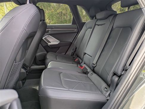 Used 2022 Audi Q3 2.0T Premium Plus image 17