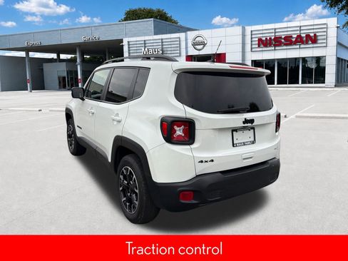 Used 2023 Jeep Renegade Latitude AWD/4WD image 6