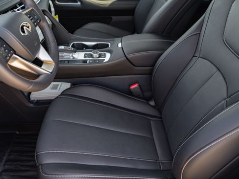 Certified 2026 INFINITI QX60 Luxe w/ Cargo Package FWD image 9