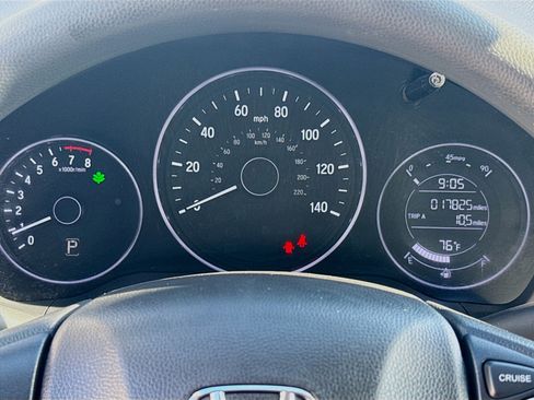 Used 2022 Honda HR-V LX image 11