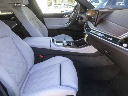 Used 2026 BMW X5 sDrive40i w/ M Sport Package RWD image 13