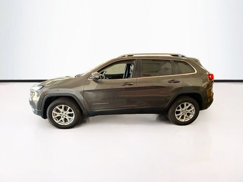 Used 2018 Jeep Cherokee Latitude Plus w/ Comfort/Convenience Group AWD/4WD image 9