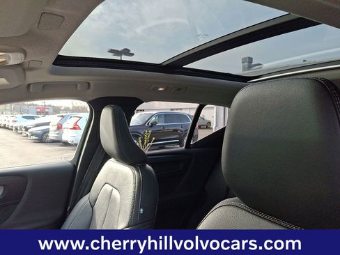 Certified 2025 Volvo XC40 B5 Plus image 15