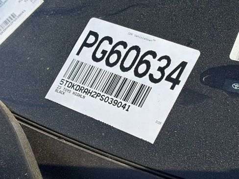 Used 2023 Toyota Highlander Platinum FWD image 12