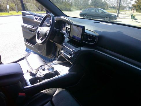 Used 2020 Ford Explorer XLT w/ Equipment Group 202A image 68