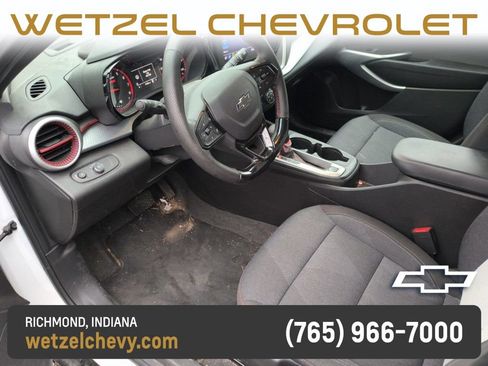 Used 2024 Chevrolet Trax RS FWD image 6