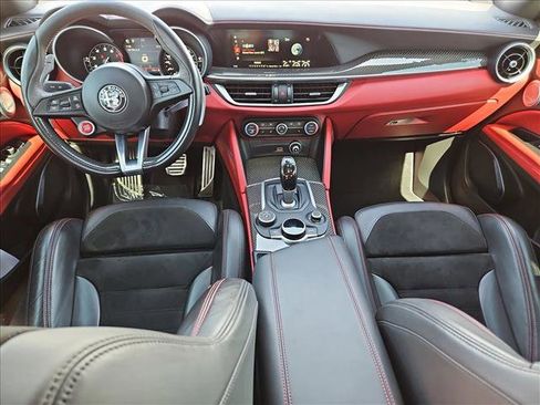 Used 2019 Alfa Romeo Stelvio Quadrifoglio image 19