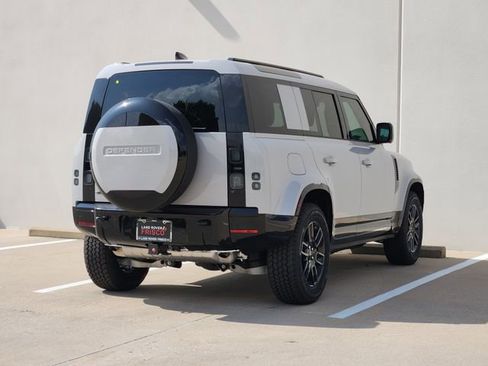 New 2026 Land Rover Defender 110 X-Dynamic SE AWD/4WD image 4