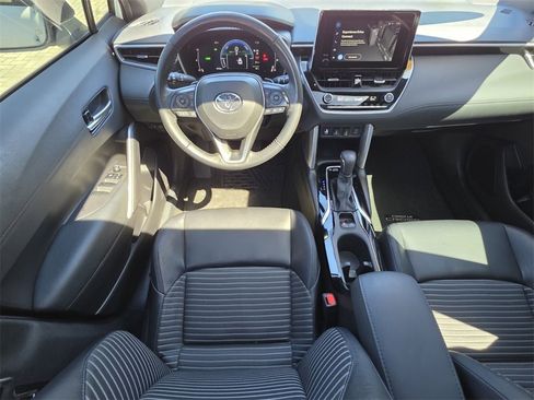 Used 2023 Toyota Corolla Cross SE w/ Convenience Package image 6
