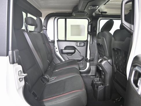 Used 2020 Jeep Gladiator Rubicon image 16