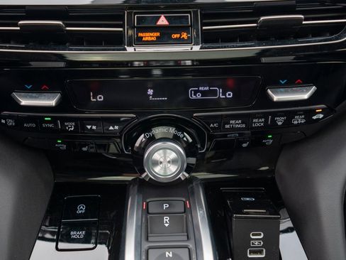 Certified 2024 Acura MDX SH-AWD w/ Technology Package image 37