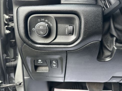 Used 2020 RAM 1500 Big Horn w/ Built-to-serve Edition image 8