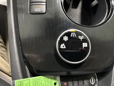 Used 2025 Nissan Rogue SV image 23