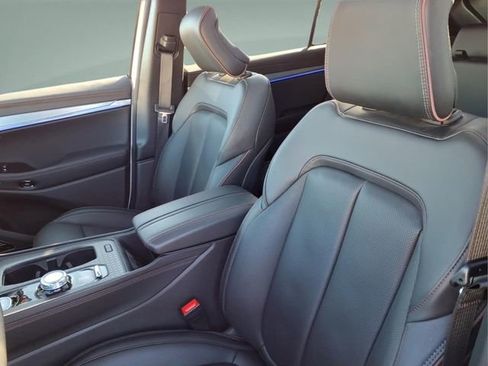 Used 2024 Jeep Wagoneer Launch Edition AWD/4WD image 14