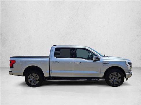 Used 2022 Ford F150 Lightning Lariat AWD/4WD image 4