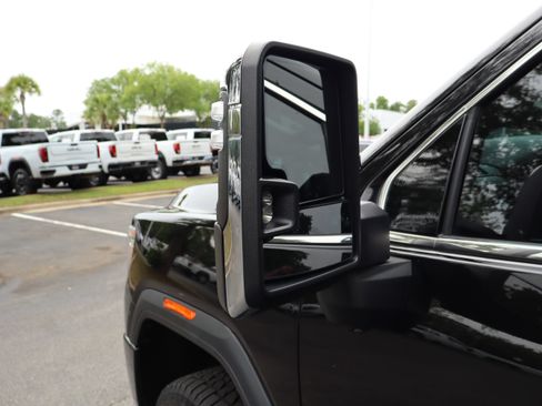 Used 2022 GMC Sierra 3500 Denali w/ Denali Black Diamond Edition AWD/4WD image 16
