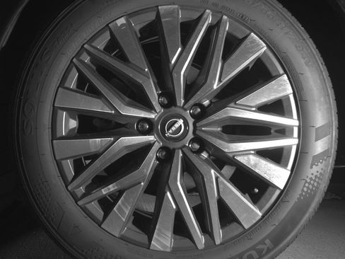 Used 2025 Nissan Altima 2.5 SV image 14