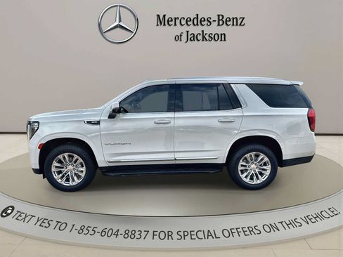 Used 2022 GMC Yukon SLT w/ SLT Premium Package RWD image 5