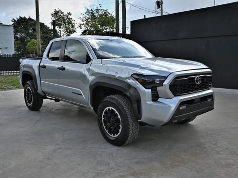 Used 2024 Toyota Tacoma TRD Off-Road AWD/4WD image 1