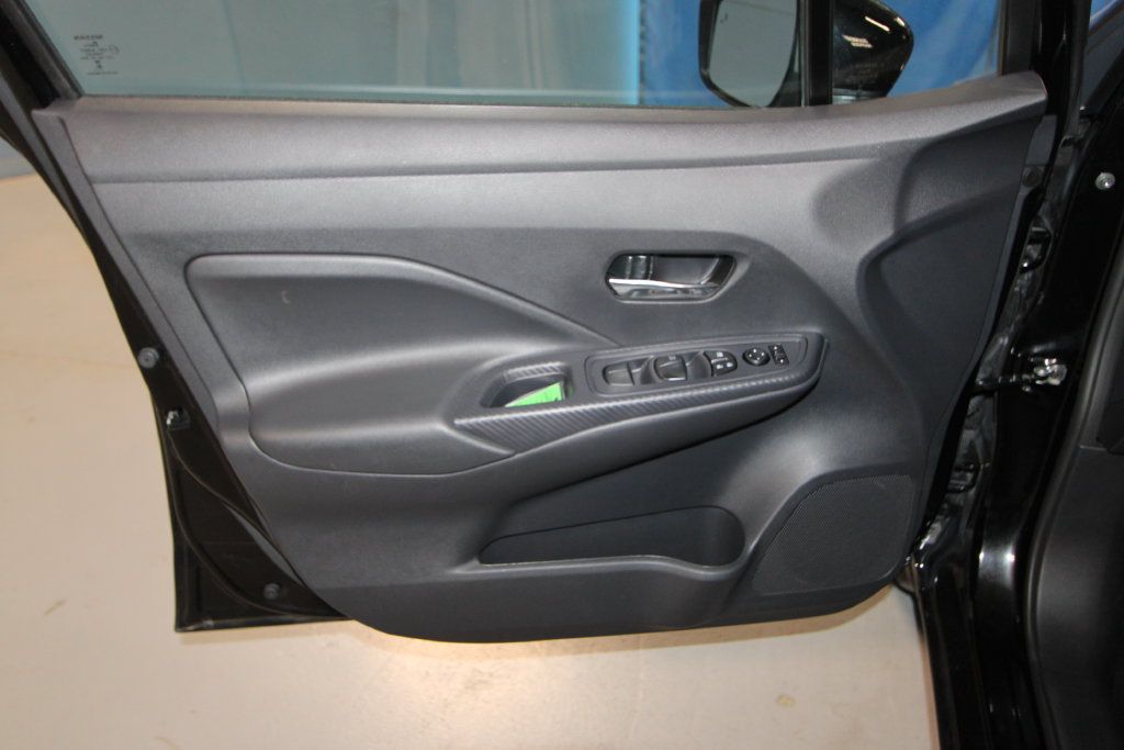 Used 2025 Nissan Versa SV w/ Trunk Package FWD image 5